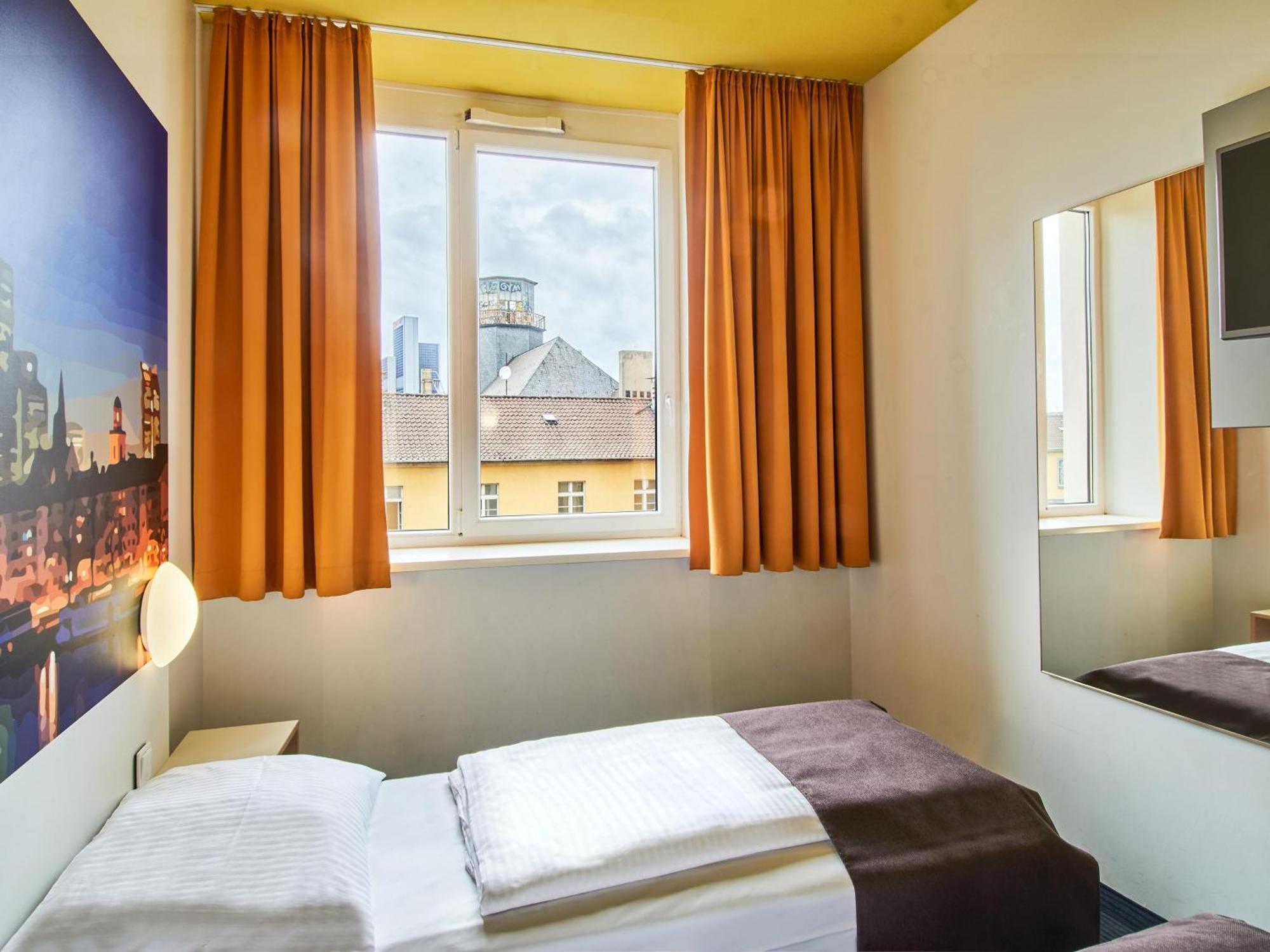 B&B Hotel Frankfurt-Hbf Франкфурт-на-Майні Екстер'єр фото
