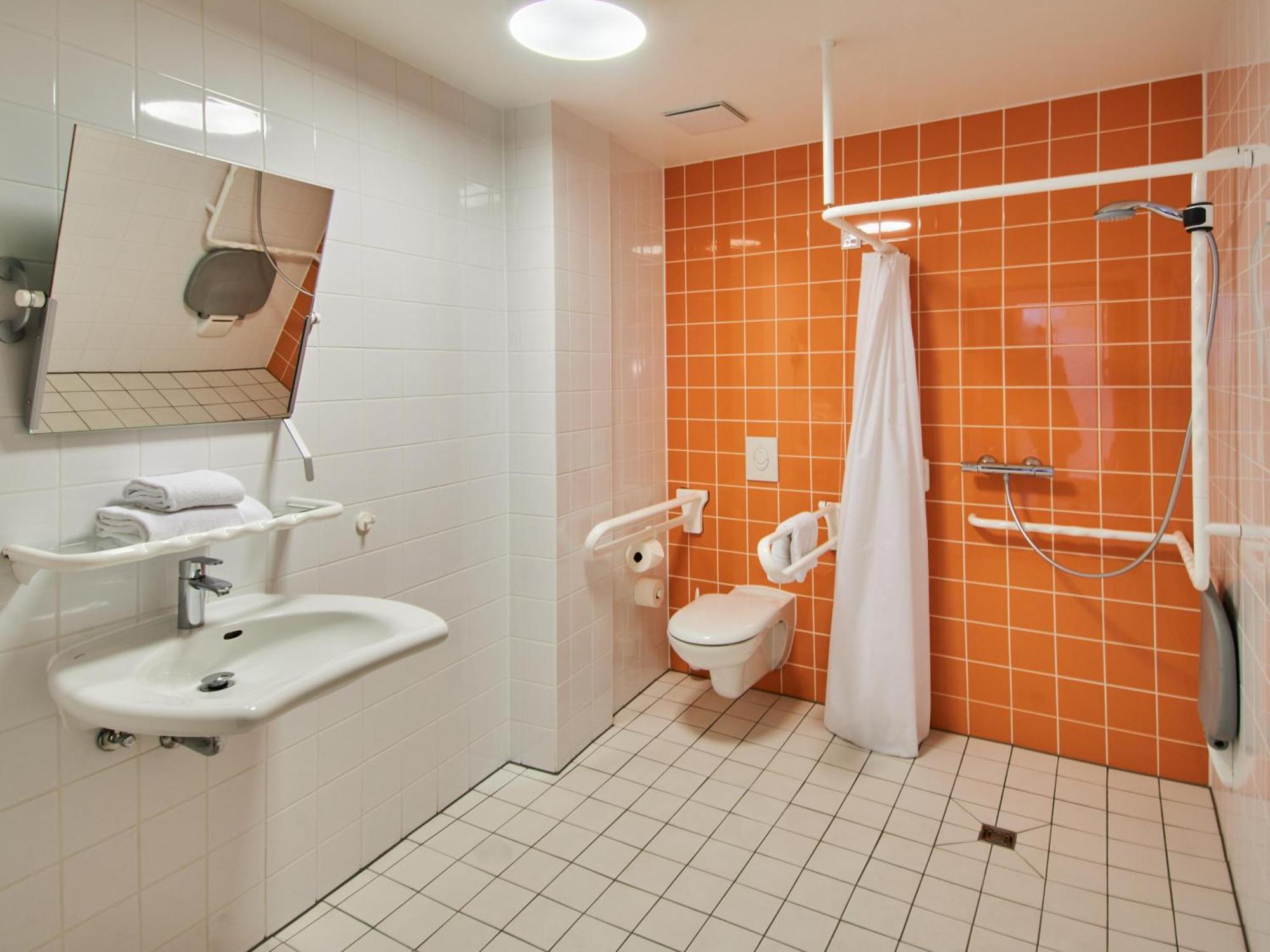 B&B Hotel Frankfurt-Hbf Франкфурт-на-Майні Екстер'єр фото