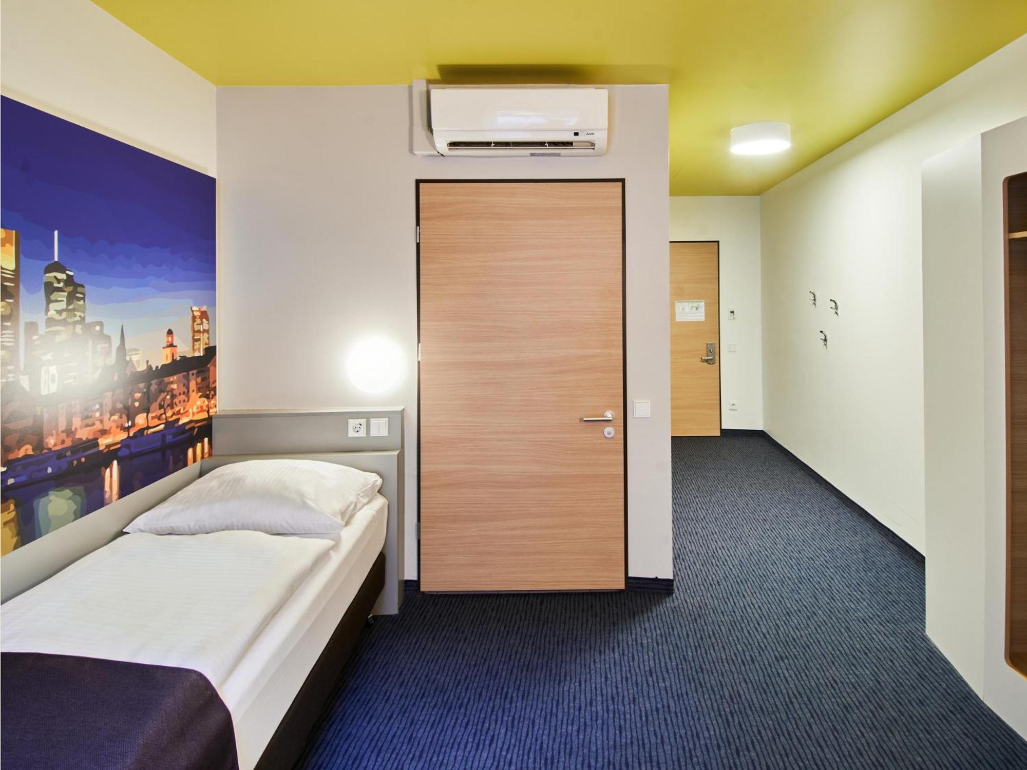 B&B Hotel Frankfurt-Hbf Франкфурт-на-Майні Екстер'єр фото