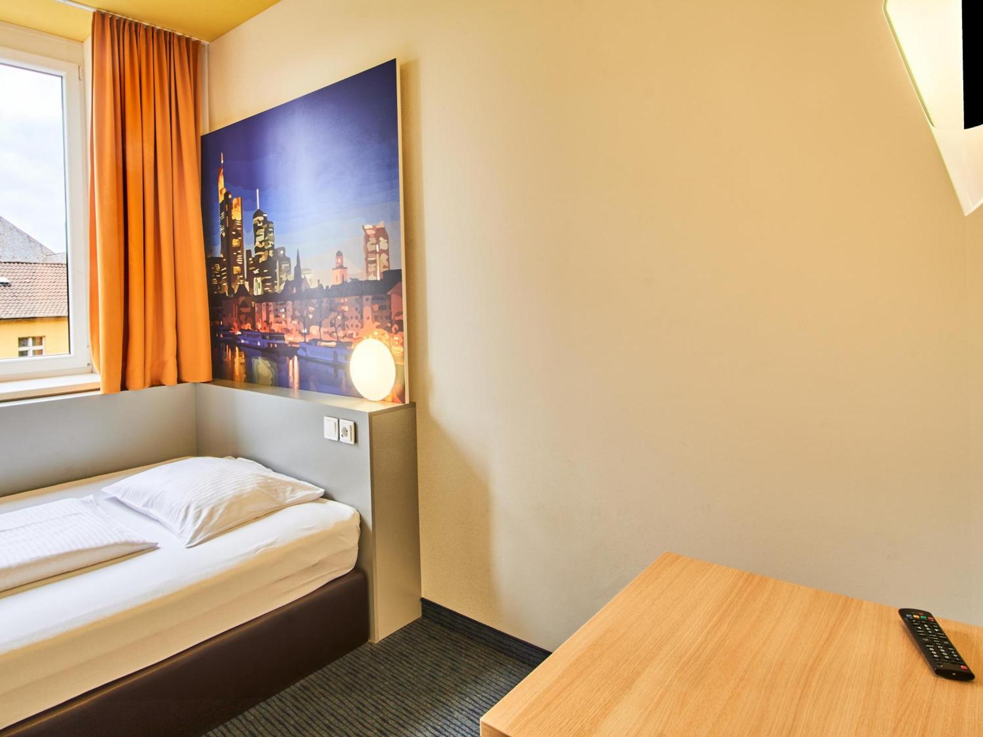 B&B Hotel Frankfurt-Hbf Франкфурт-на-Майні Екстер'єр фото